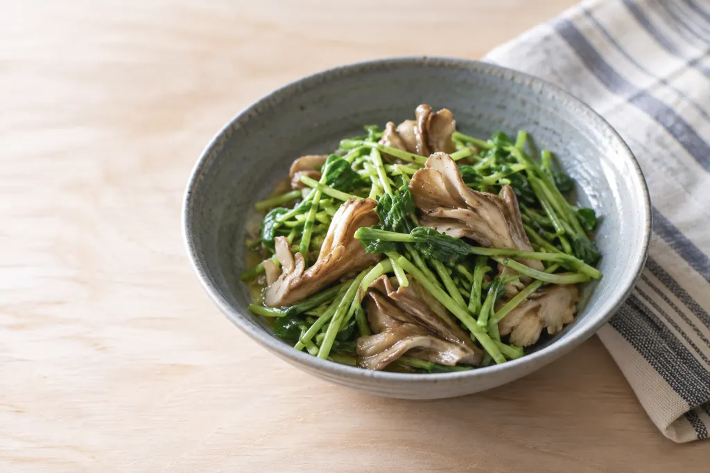 豆苗とまいたけのレンジ温野菜サラダの完成イメージ