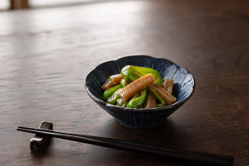 こんにゃくとピーマンの七味炒りの完成イメージ