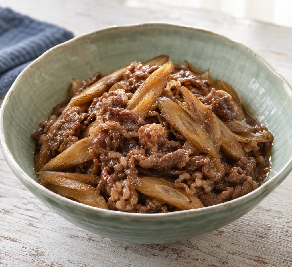 牛こま肉とごぼうの甘辛味噌煮込みの完成イメージ