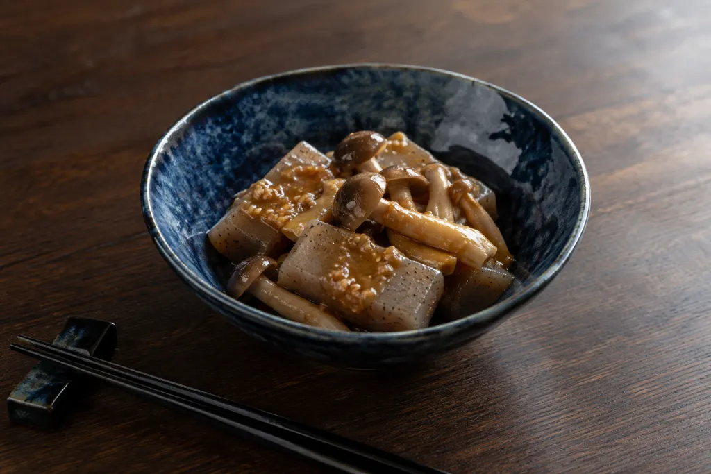こんにゃくとしめじのしょうが味噌田楽の完成イメージ