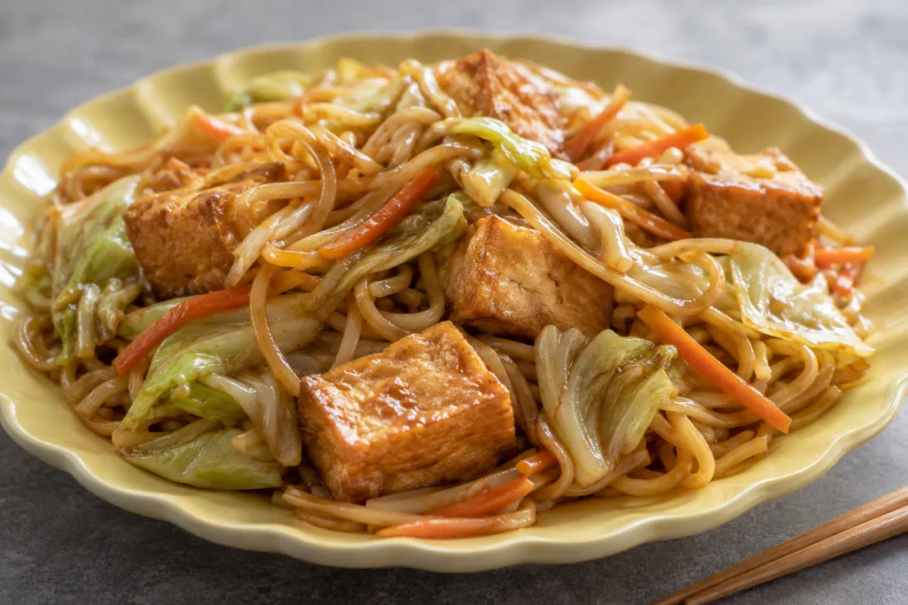 厚揚げとキャベツの味噌中華焼き麺の完成イメージ