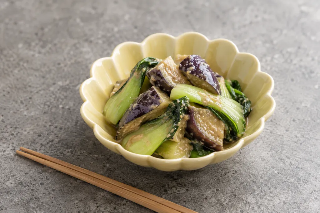 チンゲン菜となすの中華ごま味噌和えの完成イメージ