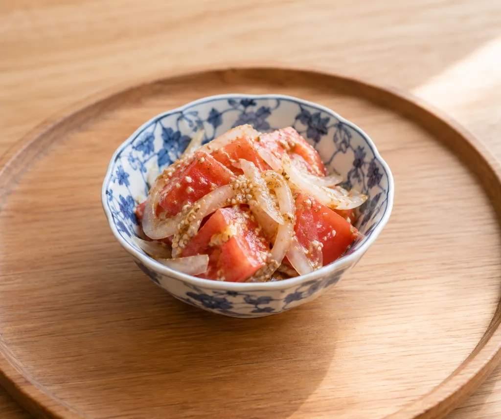 トマトと玉ねぎのごまサラダの完成イメージ