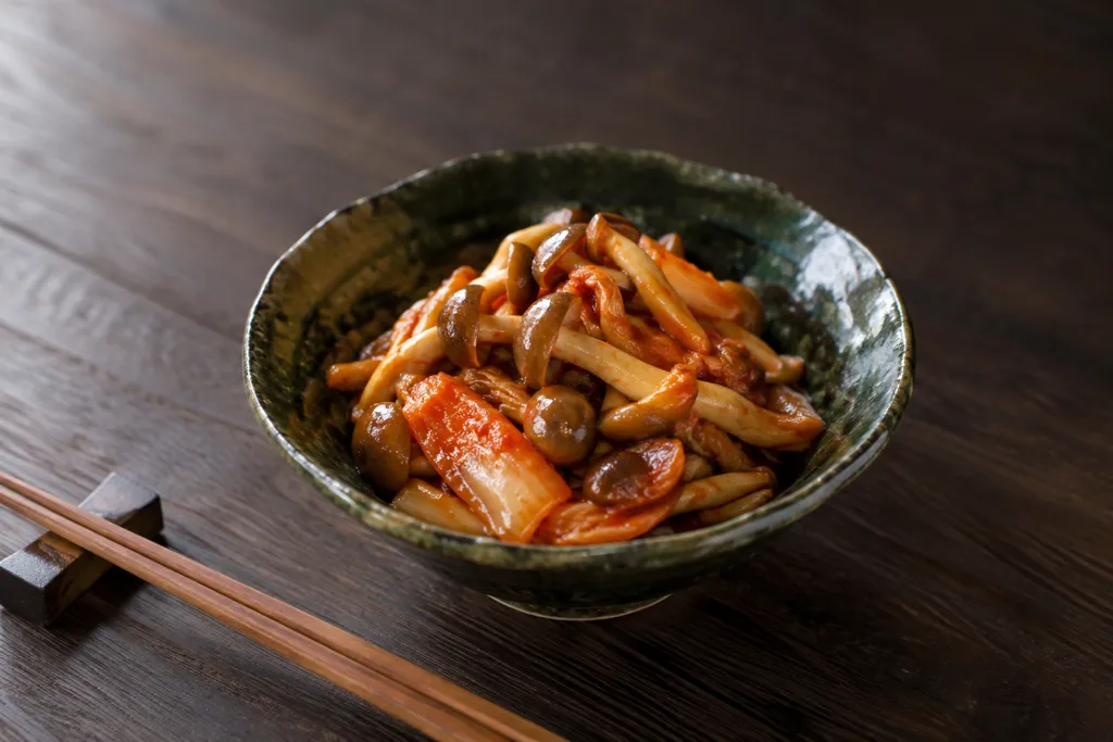 キムチとしめじのこくうま炒めの完成イメージ