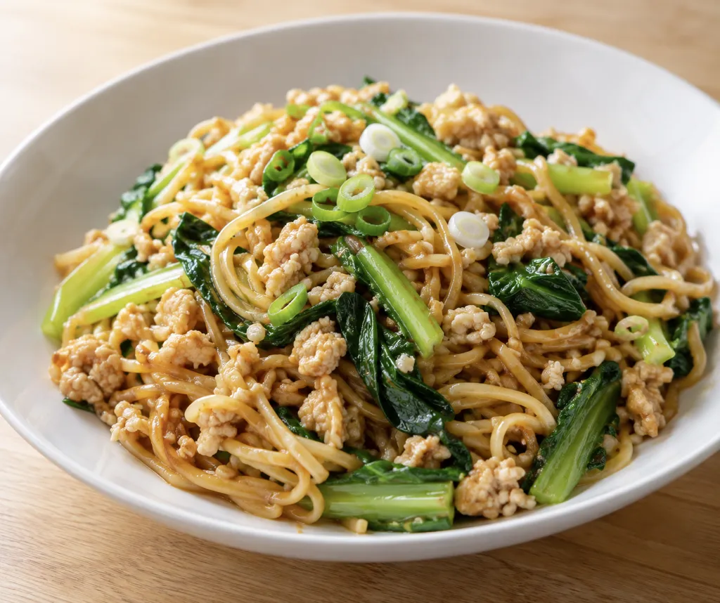 鶏ひき肉と小松菜の中華焼きそばの完成イメージ