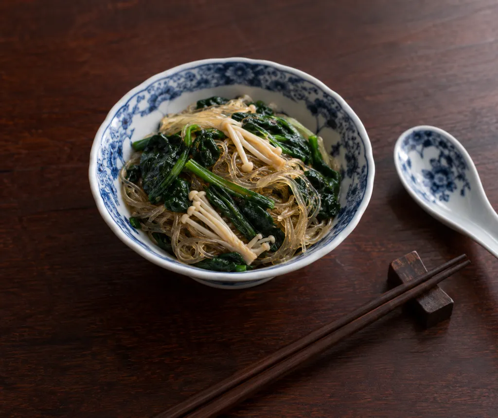 春雨とほうれん草の中華炒めの完成イメージ