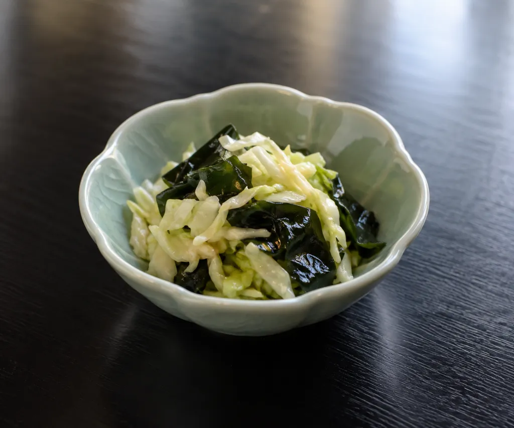 キャベツとわかめの中華サラダの完成イメージ