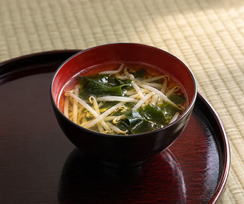 生わかめともやしのごま油スープの完成イメージ