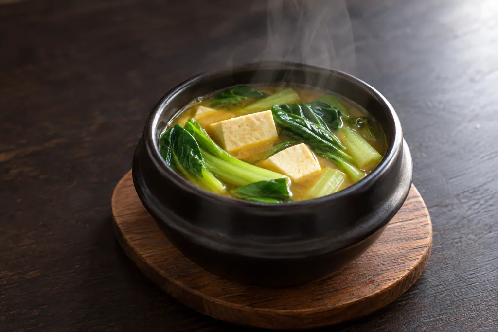 チンゲン菜と豆腐のカレー野菜汁の完成イメージ