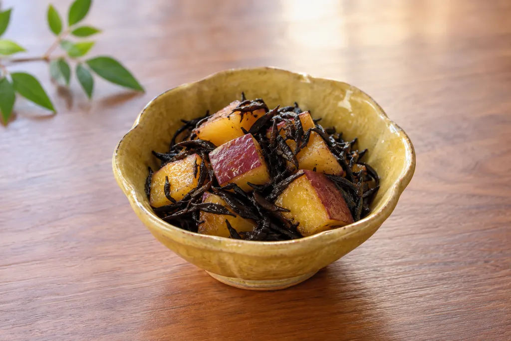 ひじきとさつまいもの煮物の完成イメージ
