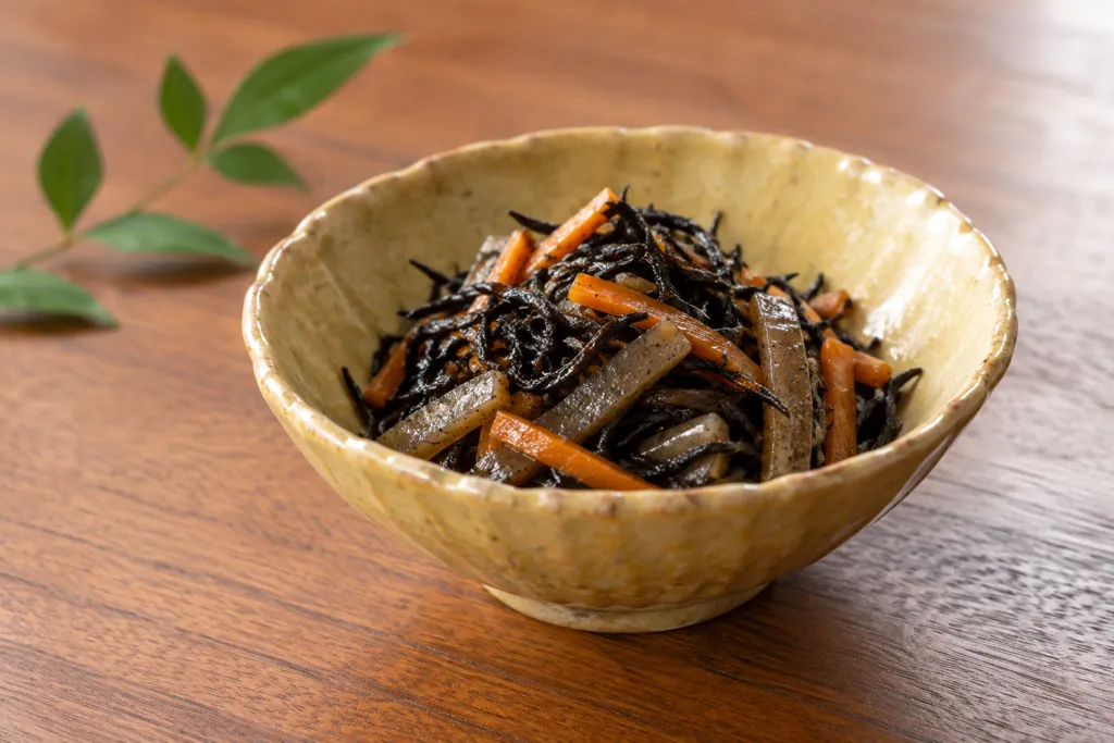 ひじきとこんにゃくの煮物の完成イメージ