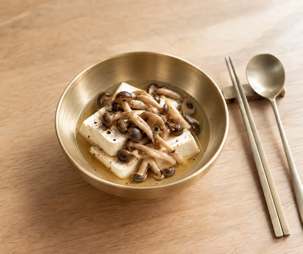 豆腐としめじのタイ風サラダの完成イメージ
