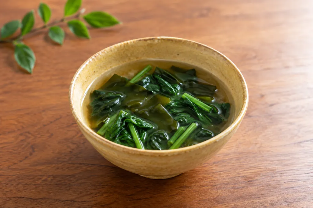 生わかめとほうれん草のだしスープの完成イメージ