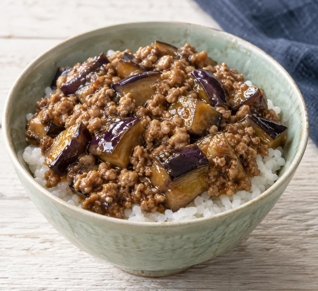 豚肉となすの甘辛そぼろ丼の完成イメージ