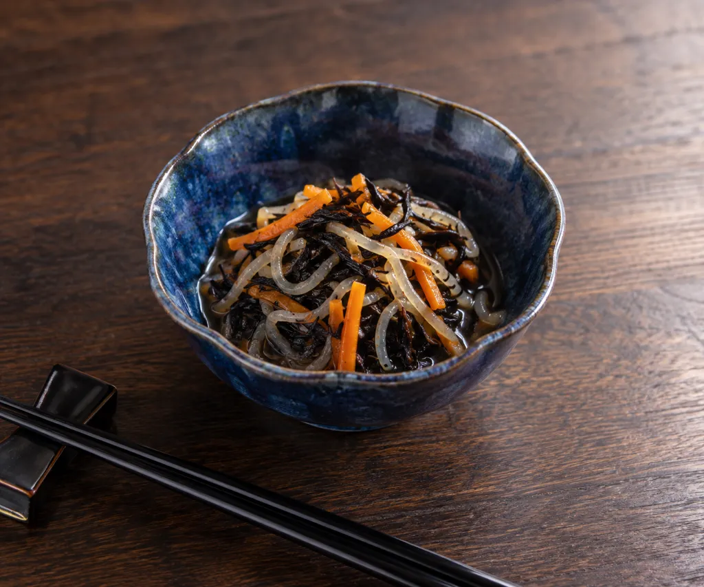 ひじきとしらたきの煮物の完成イメージ