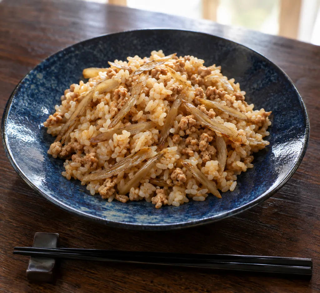 鶏ひき肉とごぼうの味噌焼きめしの完成イメージ