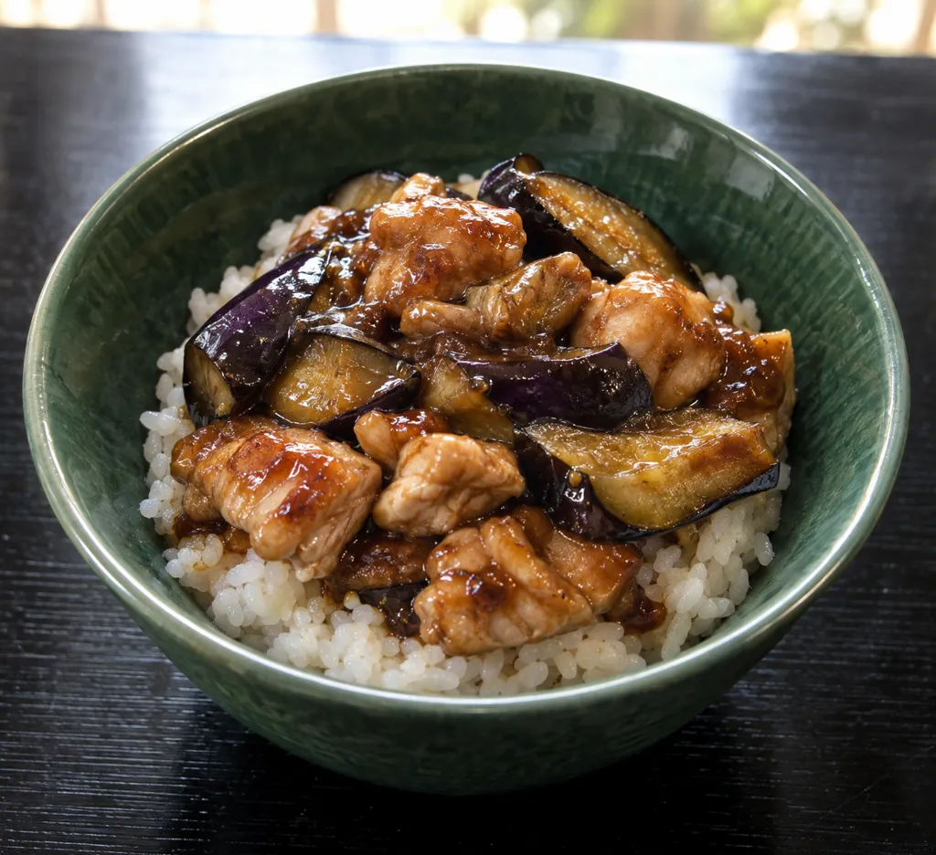鶏もも肉となすの中華かけごはんの完成イメージ