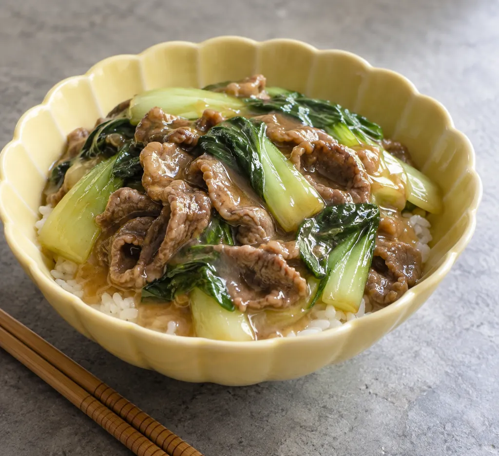 時短牛肉とチンゲン菜の中華丼の完成イメージ