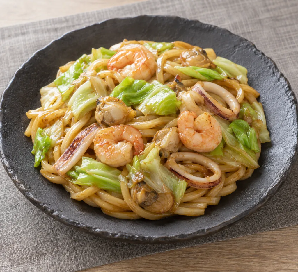 海鮮とキャベツの焼きうどんの完成イメージ