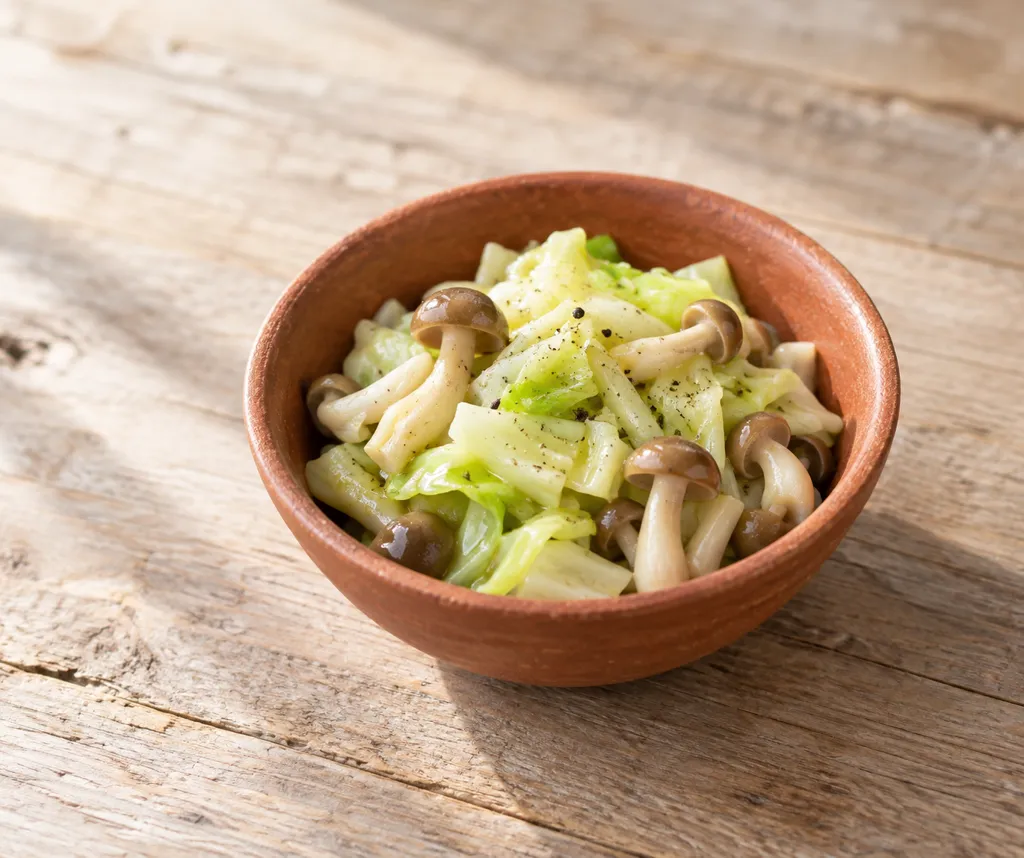 キャベツとしめじのレンジ温野菜サラダの完成イメージ