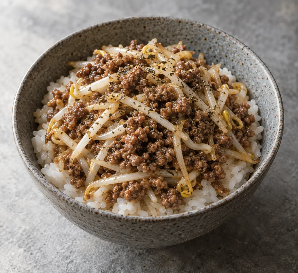 牛ひき肉ともやしのバジル炒めごはんの完成イメージ