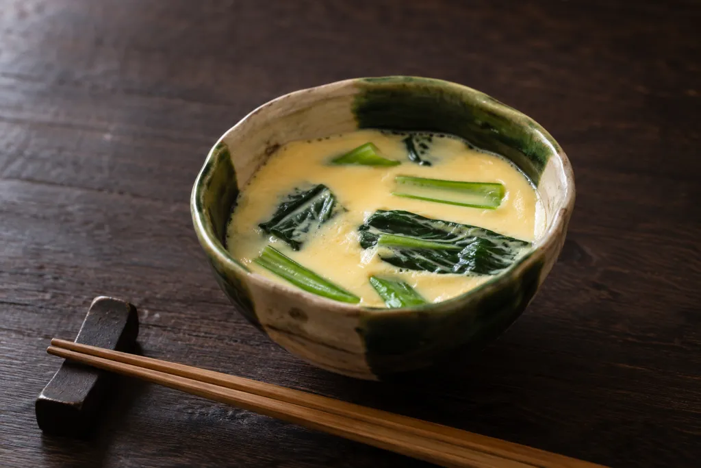 小松菜の白だし冷やし茶碗蒸しの完成イメージ