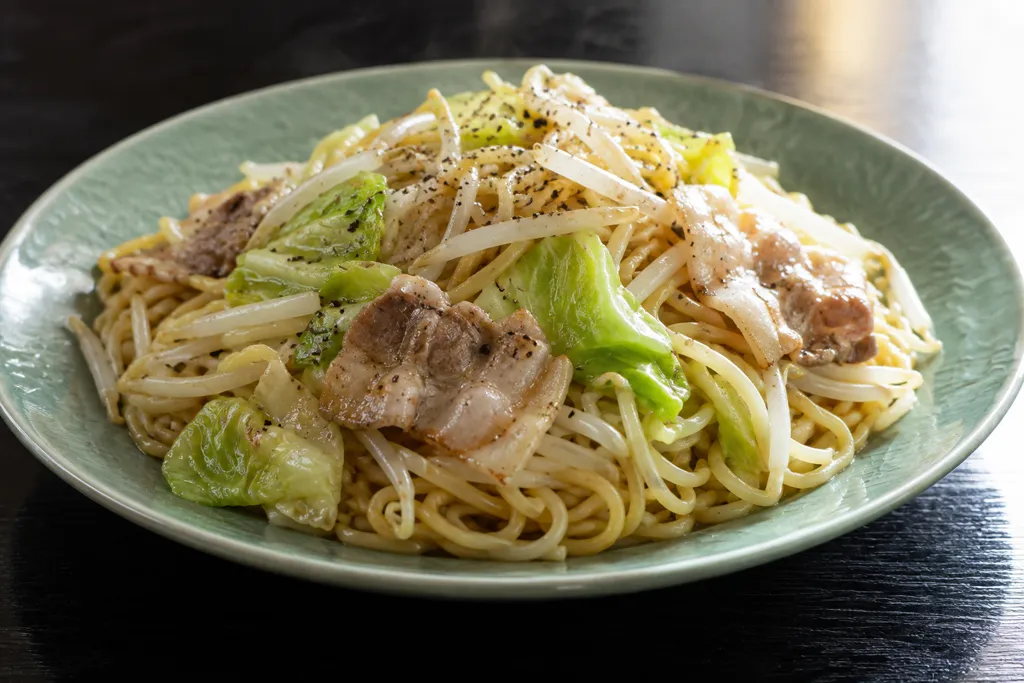 時短豚バラ肉とキャベツの中華塩麺の完成イメージ