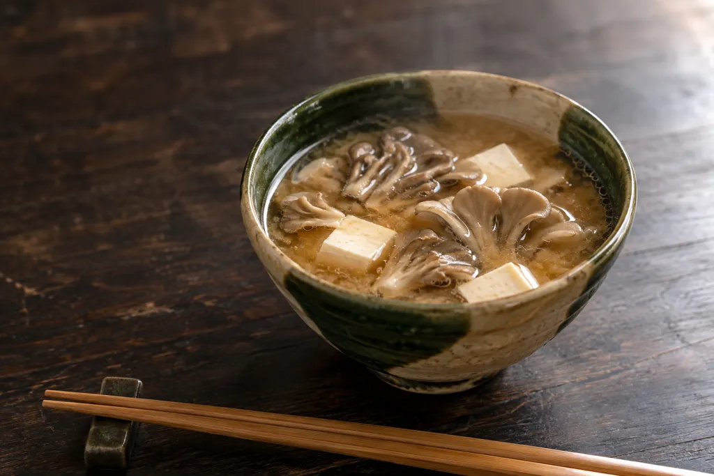 まいたけと豆腐の味噌汁の完成イメージ
