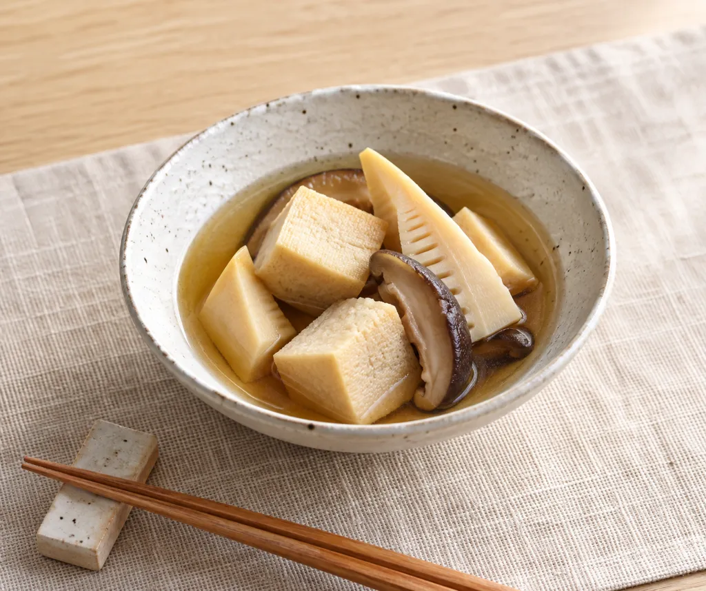 高野豆腐とたけのことしいたけの含め煮の完成イメージ