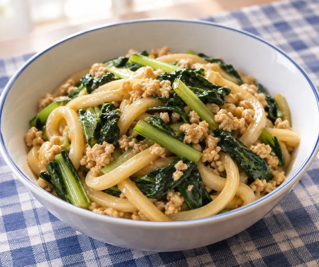 鶏ひき肉と小松菜の焼きうどんの完成イメージ