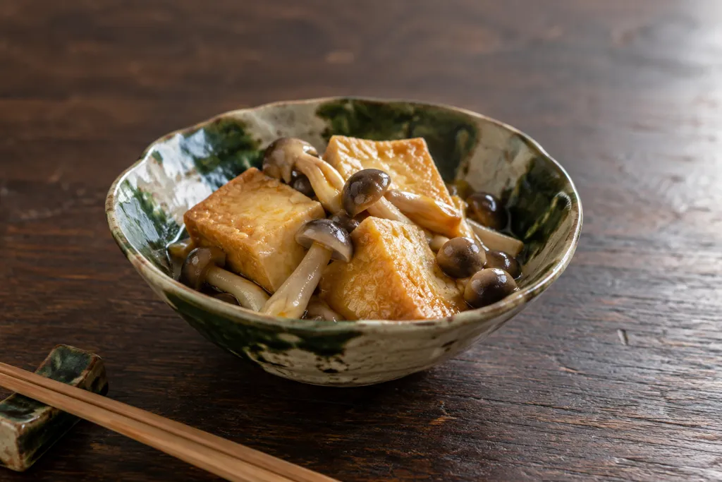 厚揚げとしめじのごま油風味煮の完成イメージ