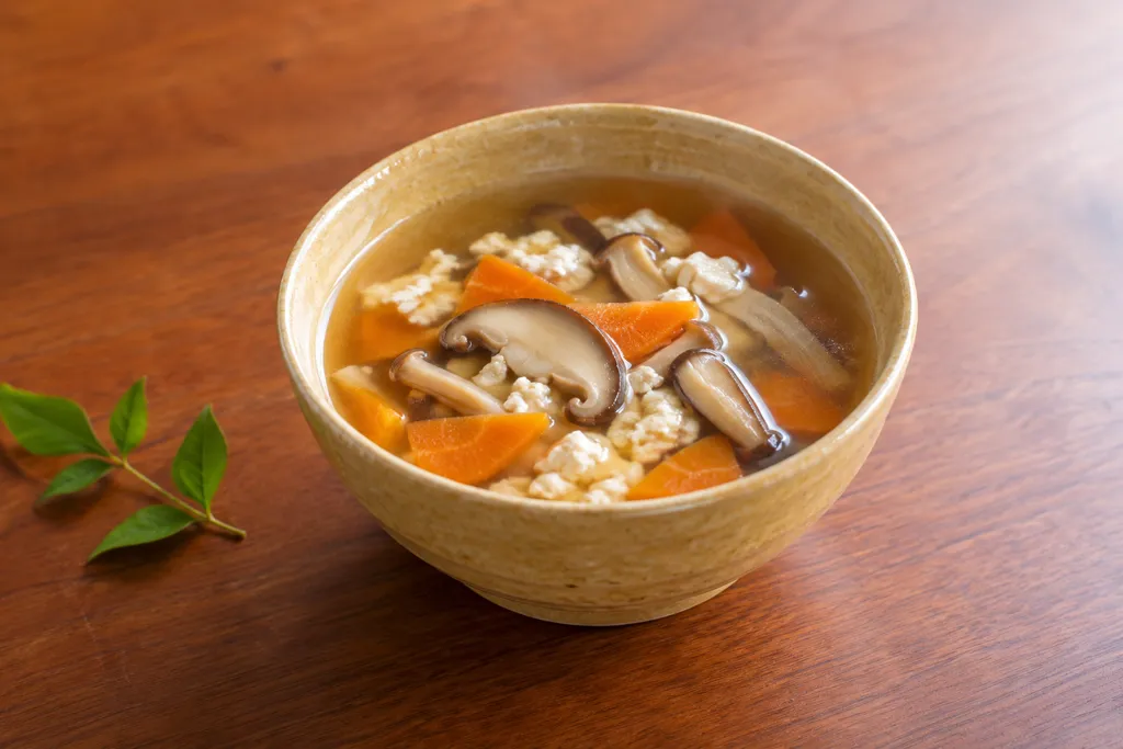 豆腐とにんじんのしいたけけんちん汁の完成イメージ