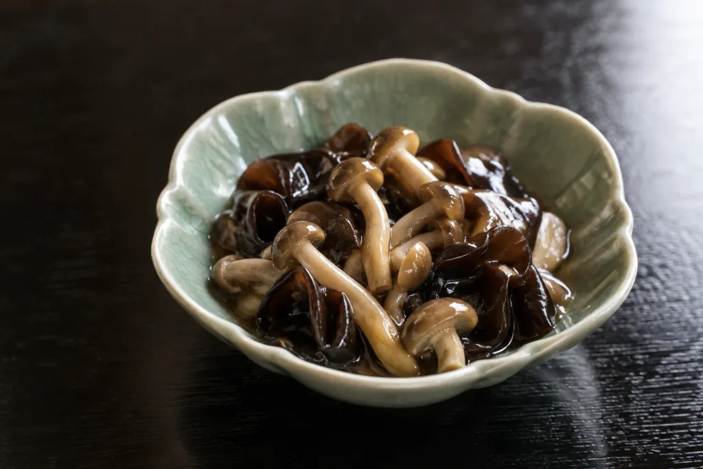 しめじときくらげの中華蒸しの完成イメージ