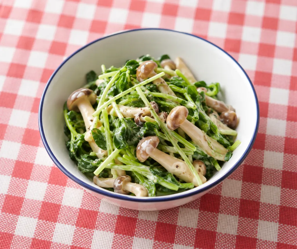 豆苗としめじのレンジ温野菜サラダの完成イメージ