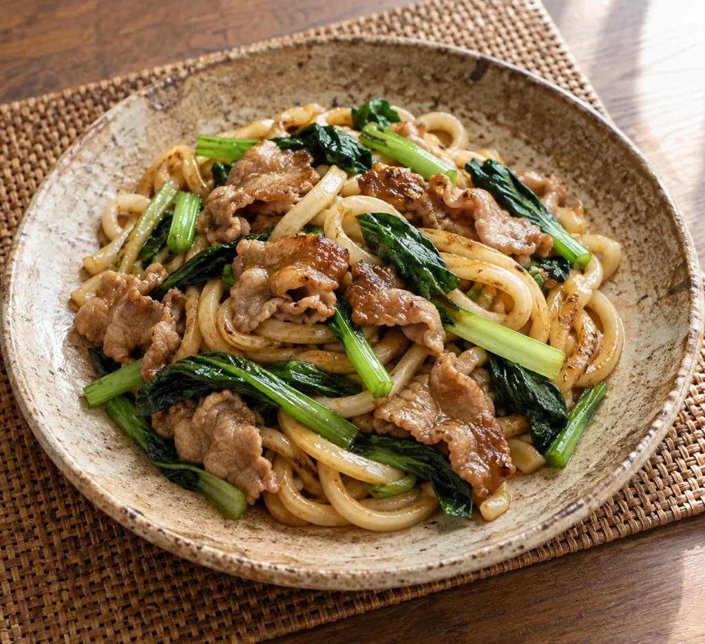 豚こま肉と小松菜の焼きうどんの完成イメージ