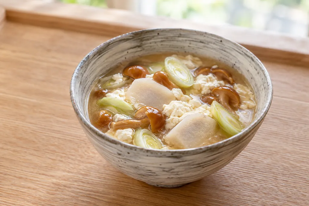 豆腐と里芋のなめこけんちん汁の完成イメージ