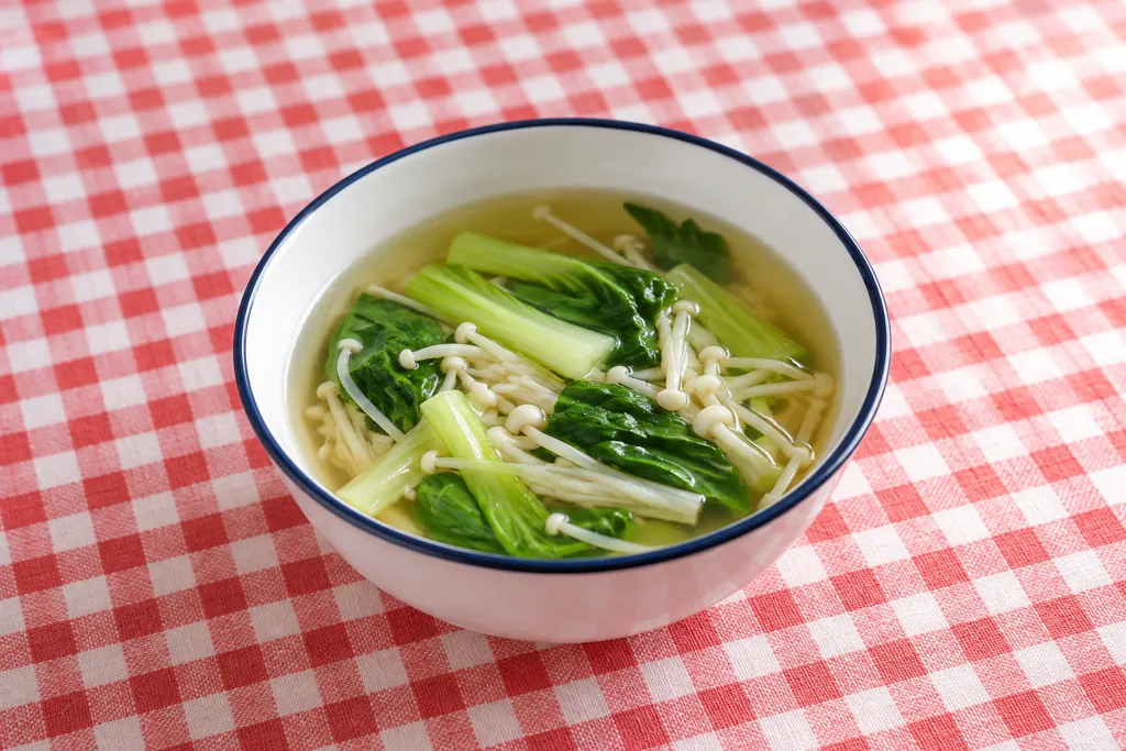 チンゲン菜とえのきのスープの完成イメージ